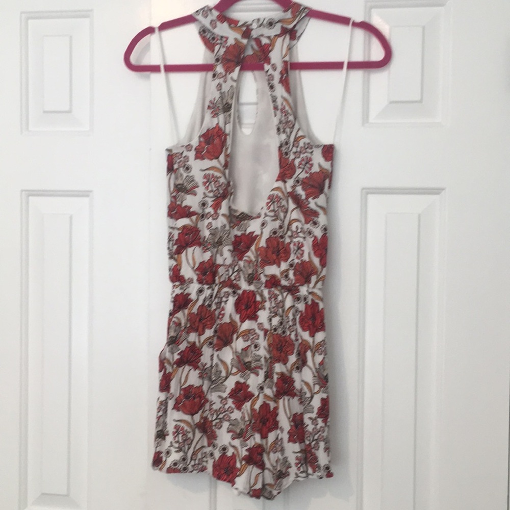 Patterned Romper - Picture 3 of 6